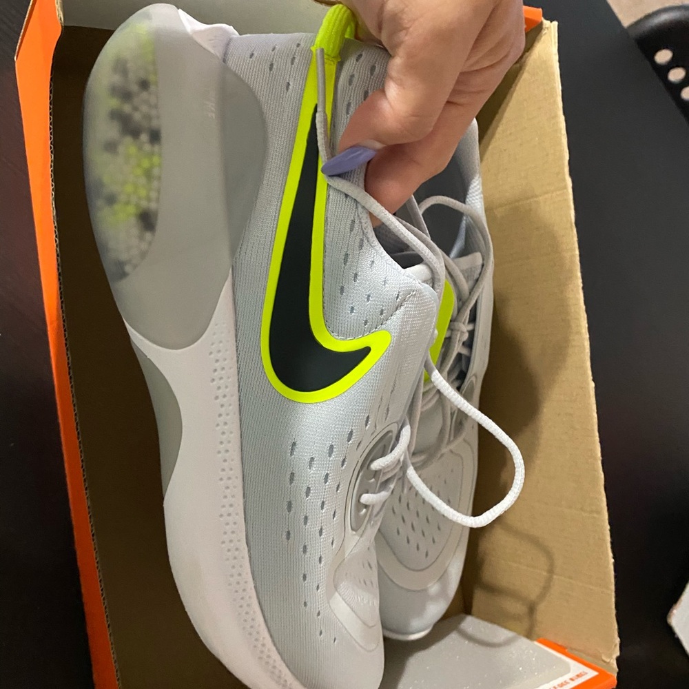 NIKE JOYRIDE DUAL NEW SIZE 10